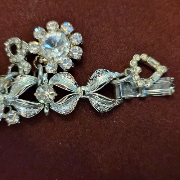 Rare Signed Coro Pegasus Rhinestone Charm Bracelet Silver Tone Chunky Vintage - Picture 2 of 5